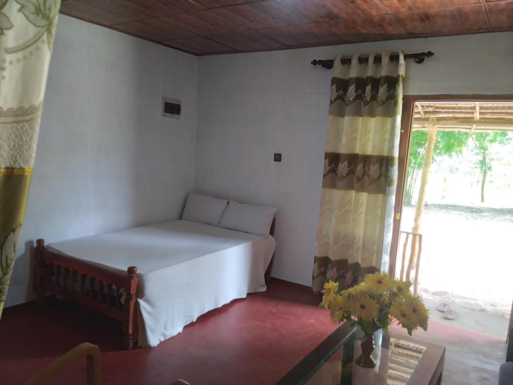 Soma Cabana, Homestay & Restaurant Tangalle Εξωτερικό φωτογραφία